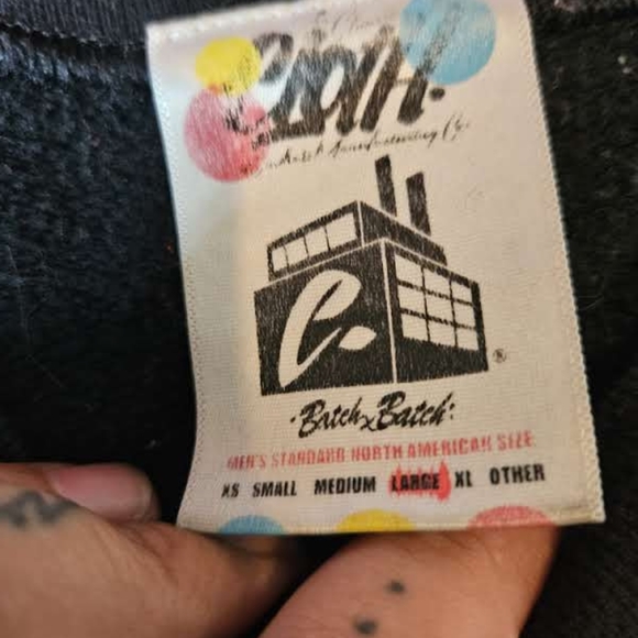 Super dope graphic crew neck sweater! - Picture 2 of 3